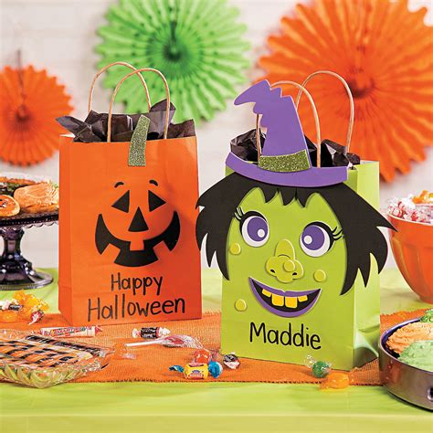 Craft your own place to keep all your Halloween candy this year with this Trick-or-Treat Bag ...