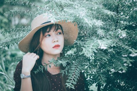 Woman Wearing Sun Hat · Free Stock Photo