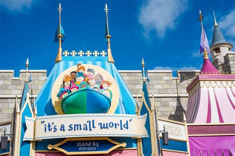 `it`s a Small World` Ride at the Magic Kingdom, Walt Disney World Editorial Stock Image - Image ...