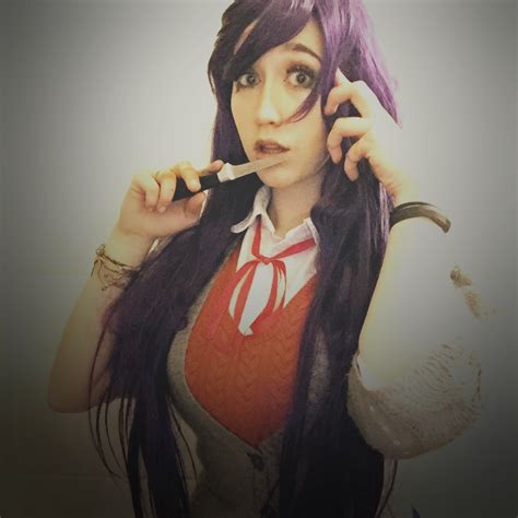 Yuri Cosplay : r/DDLC