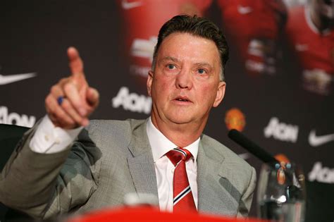 Louis van Gaal's 3-5-2 and why the philosophy is not working at the moment