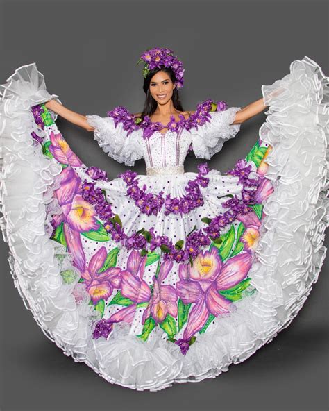 Costa Rica's Ivonne Cerdas reveals her 'Guaria Morada' national costume ...