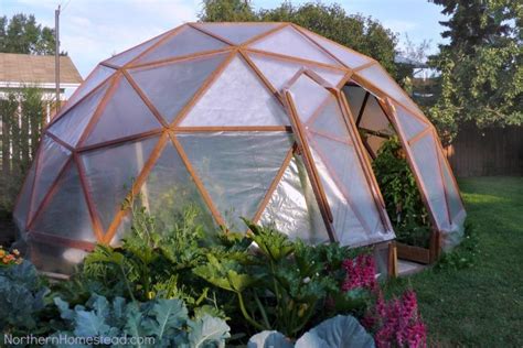 How to Build a GeoDome Greenhouse | Skleníky, Malé zahrady a Permakultura