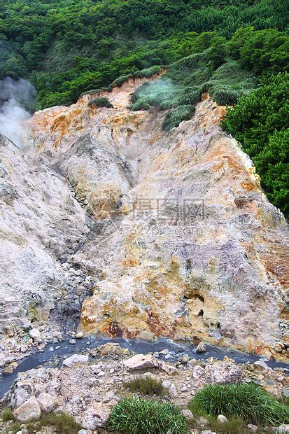 硫磺泉 圣卢西亚蒸汽弹簧活动火山地热绿色丘陵高清图片下载-正版图片320667139-摄图网