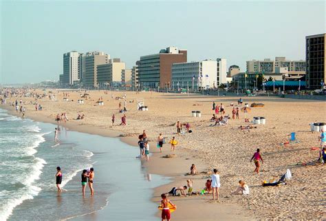 File:Virginia Beach from Fishing Pier.jpg - Wikipedia