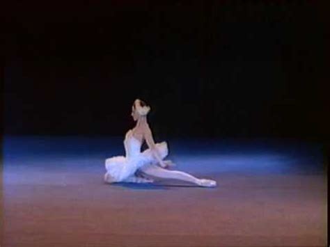 THE DYING SWAN (Plisetskaya, 1975) - YouTube