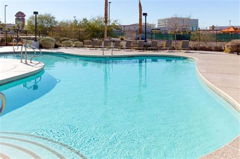 Holiday Inn and Suites Henderson Pool/Season-Hours-Fees