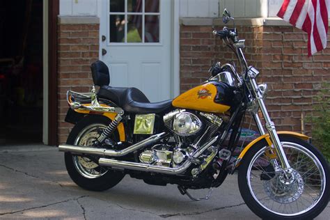 2001 Harley-Davidson® FXDWG Dyna Wide Glide® (Chrome yellow/ black ...