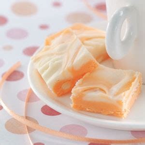 Makeover Marbled Orange Fudge RecipeApplePins.com