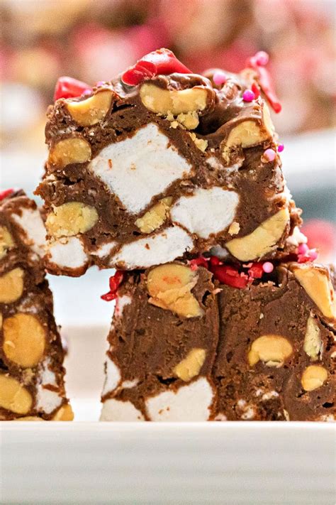 NO Bake Rocky Road Bars · The Typical Mom