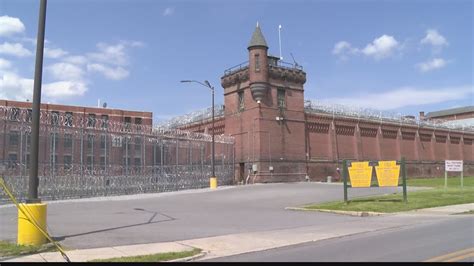 What measures are being taken to keep prisoners and prison staff safe ...