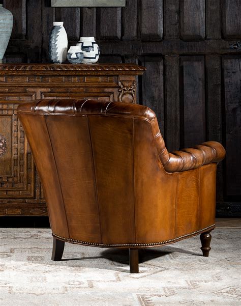 Winchester Tufted Lounge Chair | Leather | Fine Furniture