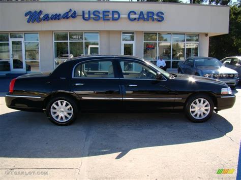 2008 Lincoln Town Car - Information and photos - MOMENTcar