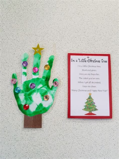 Christmas tree hand print ornament. | Preschool christmas crafts ...