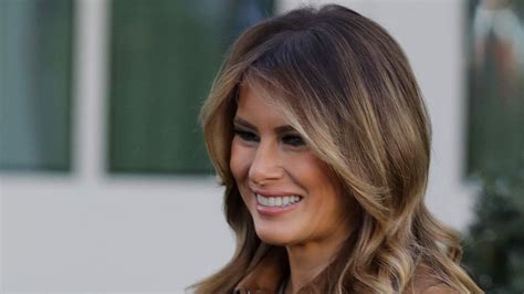 Melania Trump wows in an all-suede outfit as she boards Air Force One ...