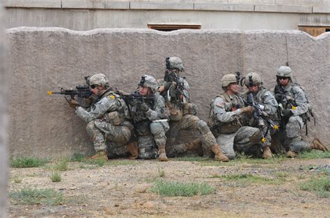 'Wolfhounds' strengthen leadership, train in urban warfare | Article | The United States Army