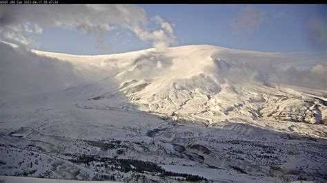 Volcaholic 🇰🇪 🇬🇧 🌋 on Twitter: "Mount St Helens just now... source ...