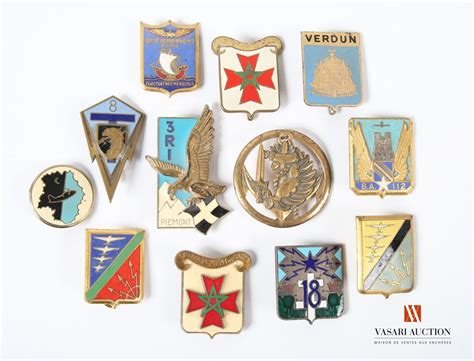 Insignes militaires français toutes armes : insigne de b… | Drouot.com