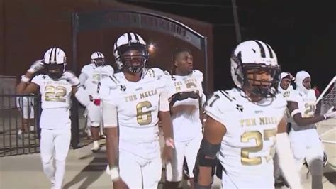 South Oak Cliff High School football seeking third-straight state championship | FOX 4 Dallas ...