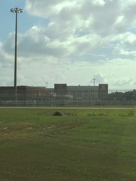 1101-Share: Coleman Federal Prison Field Trip