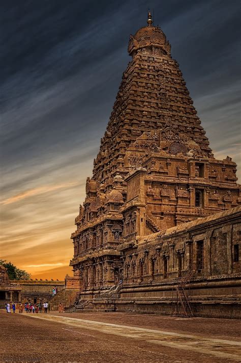 Brihadeeswarar Temple, Thanjavur, India | I want to be in | Pinterest | Place of worship ...