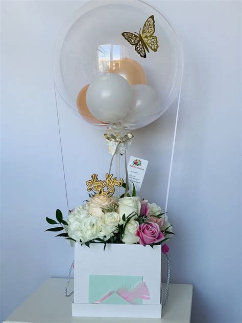 Balloon flower arrangement