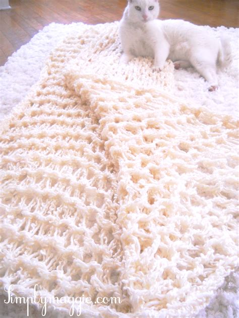 How To - Arm Knit a Blanket in One Hour | SimplyMaggie.com