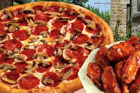 Pizza, wings, football, & Sprint NFL Mobile Live - Bleeding Green Nation