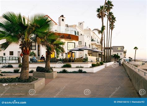 Sandcastle Hotel and Pismo Beach Promenade at Sunset, California ...