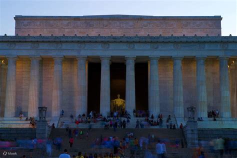 Monuments by Moonlight Tour in Washington DC - Klook Canada