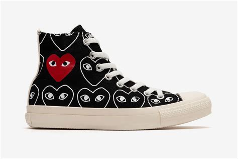 COMME des GARÇONS PLAY x Converse Chuck 70 All-Over Heart Print