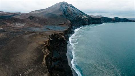 Reykjavík: 2023 Volcano Eruption Site and Reykjanes Tour | GetYourGuide