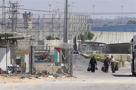 Israel Shuts Down Main Crossing with Gaza after Outbreak of Border Violence