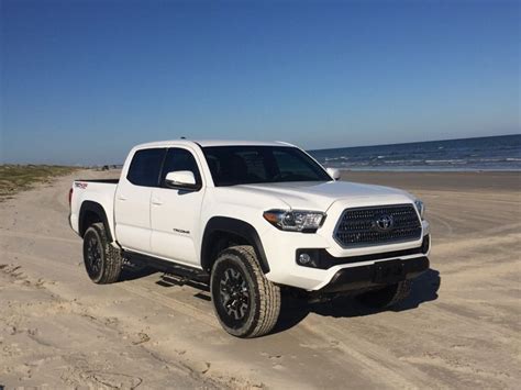 3rd Gen White Tacomas - Post them up! | Tacoma truck, Toyota trucks ...