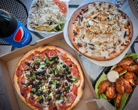 Order Giant Pizza Menu Delivery【Menu & Prices】| Sacramento | Uber Eats