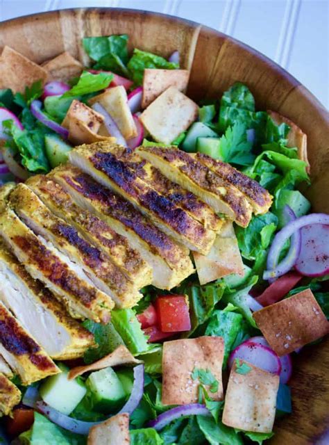 Fattoush Salad with Shawarma-Spiced Chicken | Yummy Noises