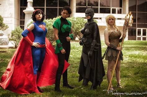 Spectacular Female JUSTICE LEAGUE Team Cosplay — GeekTyrant