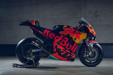 2020 KTM MotoGP bike unveiled. 265+ hp and 157 kg