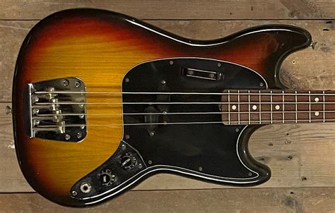 Fender Mustang 1977 – The Bass Gallery