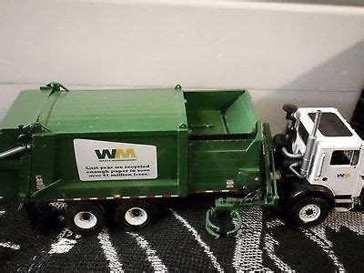 Toy Garbage Truck Wm Mack Side Loader | Wow Blog