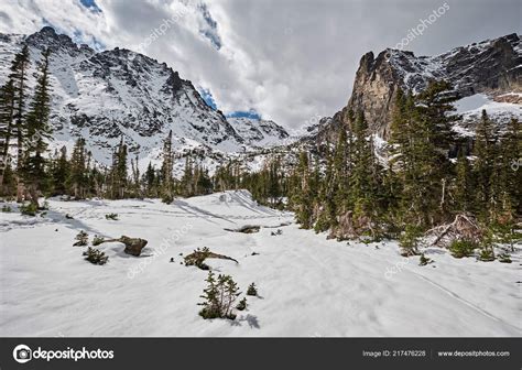 Snowy Landscape Rocks Mountains Rocky Mountain National Park Colorado ...