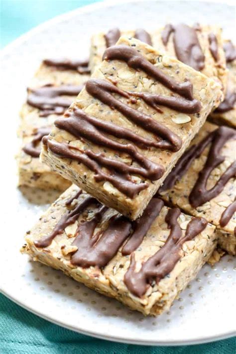 Peanut Butter Protein Oat Bars • Fit Mitten Kitchen