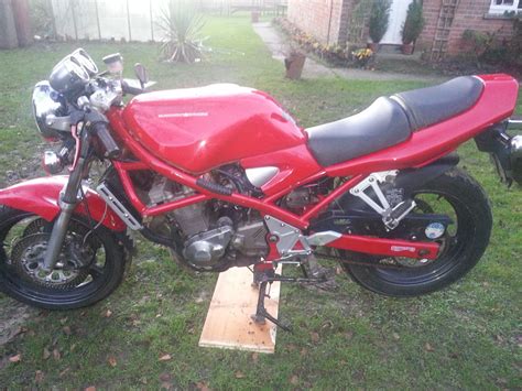 SUZUKI GSF 400 BANDIT CAFE RACER PROJECT STREETFIGHTER SPARES REPAIR TRACK BIKE?