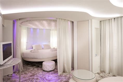 12 Luxury Hotels And Resorts With Awesome Bedroom Designs