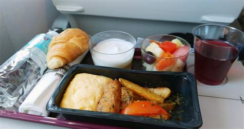 qatar airways food menu economy class 2022