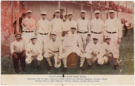 Hake's - 1909 CHATTANOOGA LOOKOUTS (SAL) BASEBALL TEAM POSTCARD.