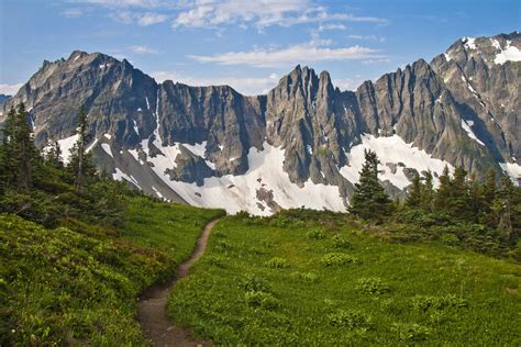 CHS 2 Hike - Cascade Pass & Sahale Arm — The Mountaineers