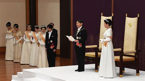 Emperor Naruhito Takes the Throne, and a New Era Arrives in Japan - The New York Times