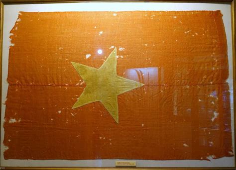 National Flag of Vietnam (1945) - National Museum of Vietnamese History ...