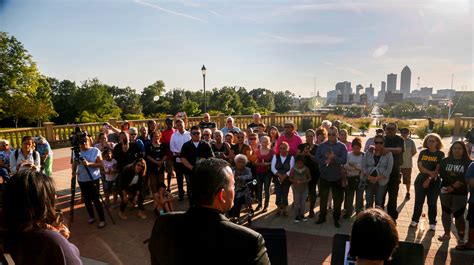 Candlelight vigil in memory of Mollie Tibbetts held at Iowa State Capitol